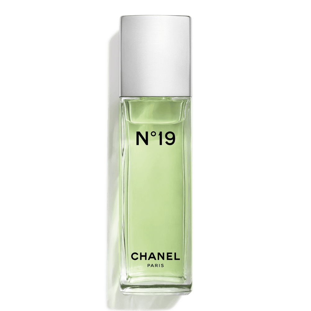 N°19 Eau De Toilette Spray - 3.4 FL. OZ.