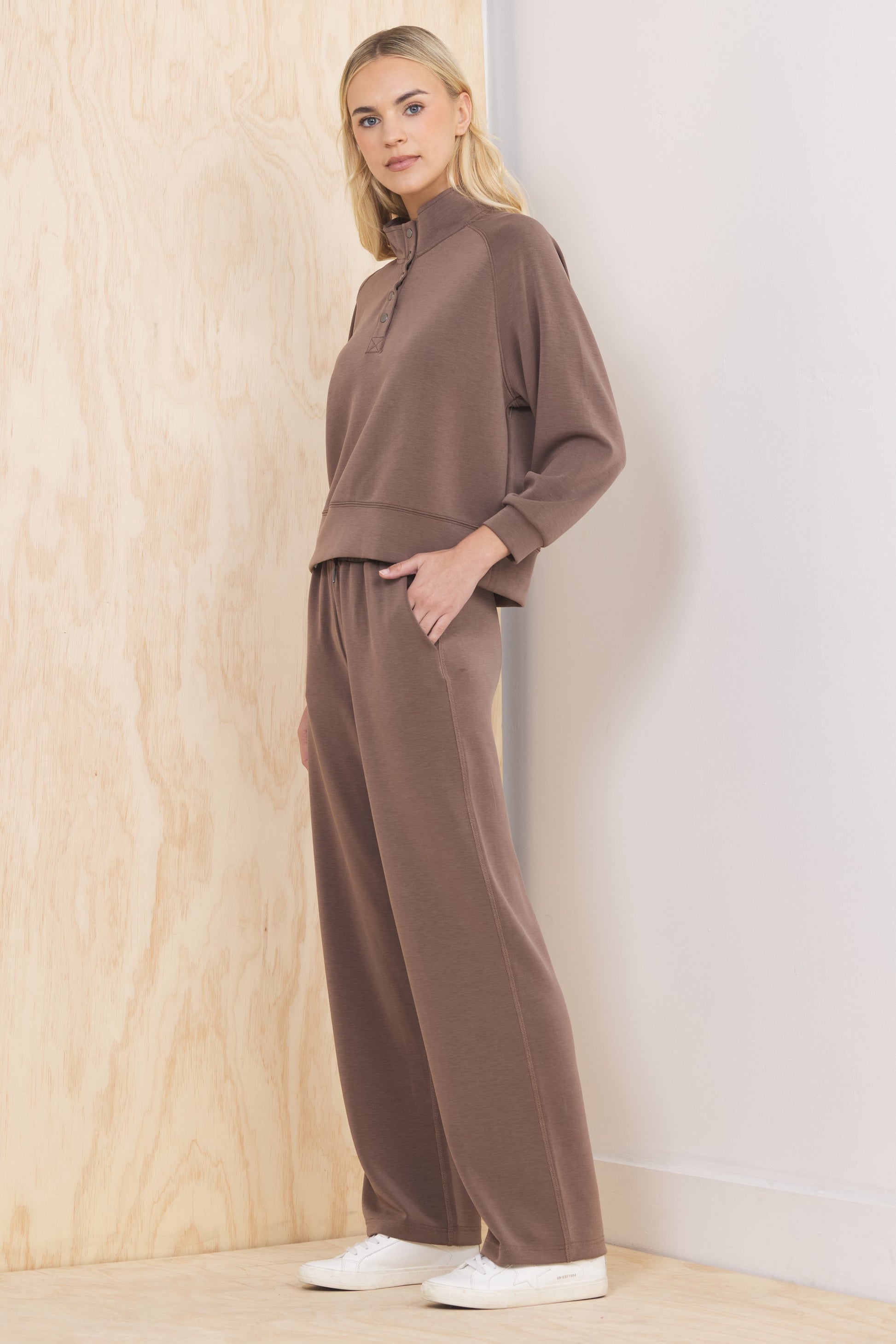 Java Vintage Havana Luxe Cloud Henley Pullover